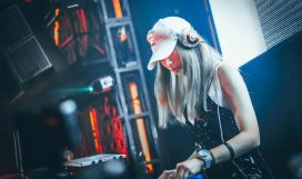 photo-1496307042754-b4aa456c4a2d